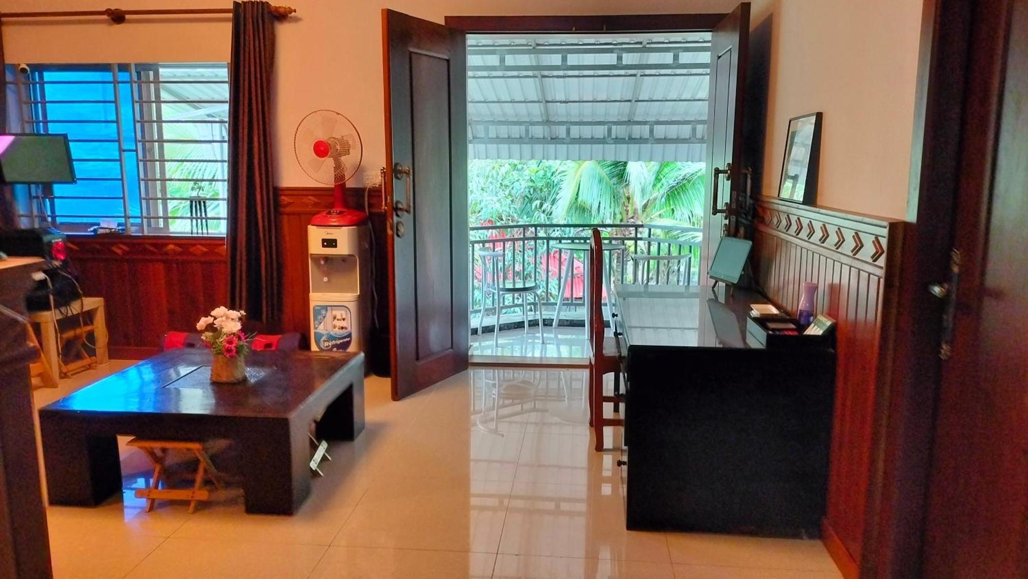 La Maison De Soriya - Work & Stay Kampot Ngoại thất bức ảnh